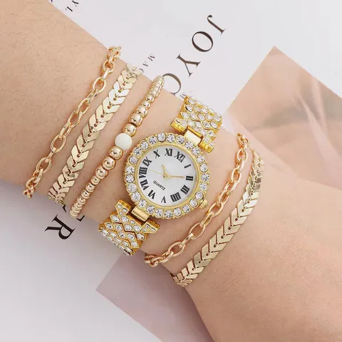 Luxe Strass Dames Legering Quartz Horloge Met Bijpassende Armband Accessoire Legering Mode Sieraden Voor Dagelijks Gebruik