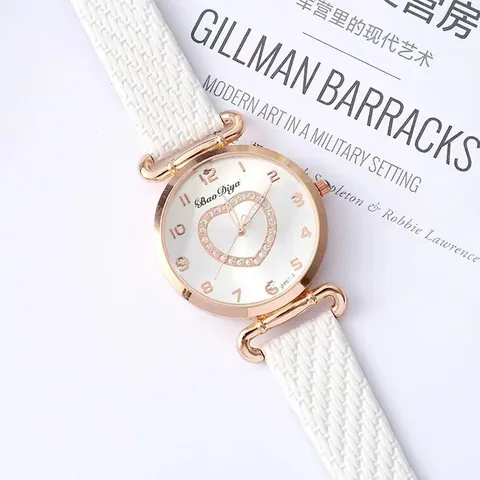 Orologio al Quarzo da Donna Alla Moda Con Quadrante a Cuore Strass Cinturino in Similpelle Intrecciata Elegante Orologio da Polso Analogico Regalo di San Valentino