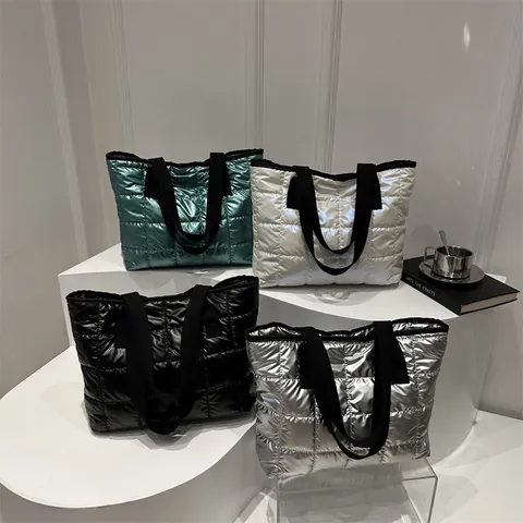 Bolso Tote Acolchado Brillante De Tendencia Para Mujer Nailon Metálico Bolso De Hombro Acolchado Gran Capacidad Bolso De Mano De Invierno Para Viajes Diarios
