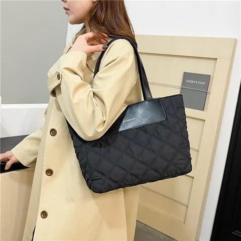 Damen Große Kapazität Nylon Gesteppte Shopper Rautenmuster Casual Pendeln Einzelne Schultertasche Mode Handtasche