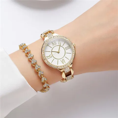 Luxury Rhinestone Women Quartz Watch Heart Bracelet Alloy Roman Numerals Fashion Ladies Wristwatch Gift Packaging