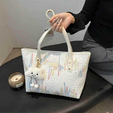 Bolso Tote Grande Capacidad para Mujer Rayas Onduladas Bordadas Color de Contraste Casual Lona Bolso de Hombro Con Colgante de Nube