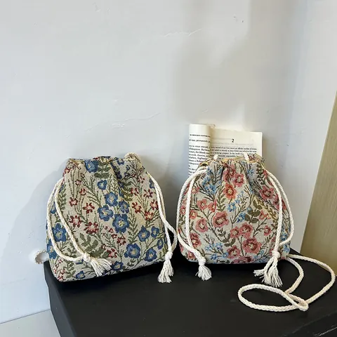 Women's Retro Floral Jacquard Drawstring Bucket Bag Canvas Crossbody Shoulder Bag Mini Phone Pouch With Tassels