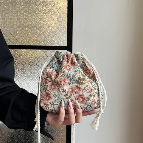 Women's Retro Floral Jacquard Drawstring Bucket Bag Canvas Crossbody Shoulder Bag Mini Phone Pouch With Tassels