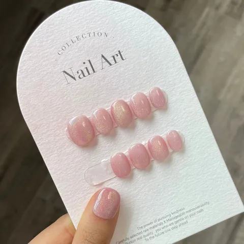 Handmade Rainbow Laser Cat Eye Press On Nails Resin Pink Glitter Short Round Trendy Fashionable False Nails For Women Daily Wear