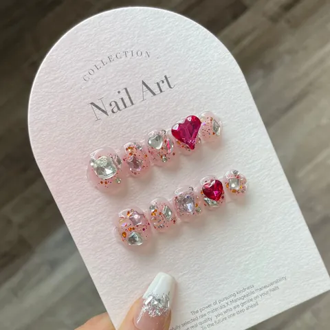 Unghie Finte Fatte a Mano Tè Rosso Lampone Strass a Cuore Glitter Corte Rotonde Squadrate Unghie Riutilizzabili per Donna