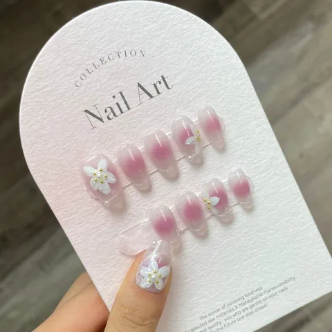 Unghie a Pressione Fatte a Mano Sfumatura Rosa Blush Con Decorazione Floreale 3D Eleganti Unghie Finte Lunghe da Donna