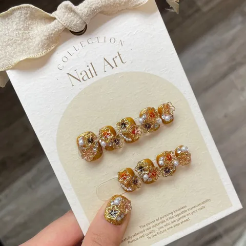 Handgefertigte 3D Sakura Gold Aufklebbare Nägel Elegante Kirschblüte Vergoldete Blumige Falsche Nägel Mit Künstliche Perle Strass Damen