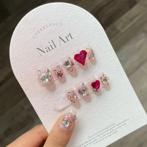 Handmade Raspberry Red Glitter Press On Nails With Heart Rhinestones Trapezoid Round Shapes Artificial Nails For Women Beauty