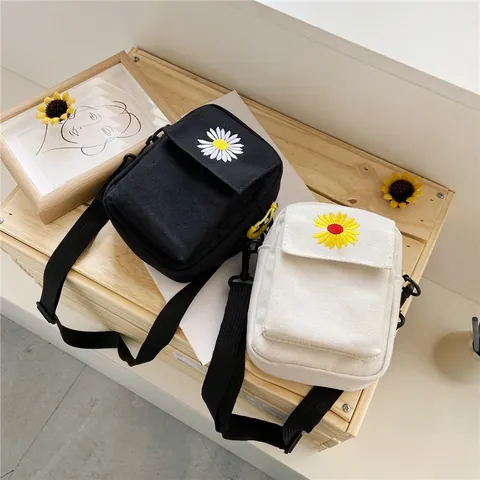 Women Daisy Embroidery Canvas Crossbody Bag Korean Style Student Small Square Shoulder Phone Bag Casual Versatile Handbag