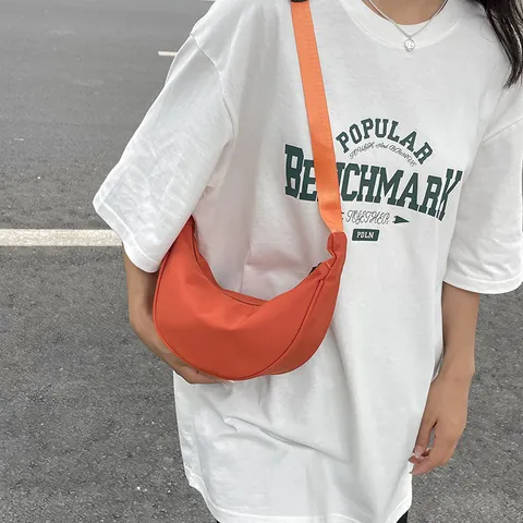 Borsa a Mezzaluna in Nylon da Donna Grande Capacità Tinta Unita Crossbody Bag Casual Stile Giapponese Tracolla Larga Regolabile Borsa a Spalla