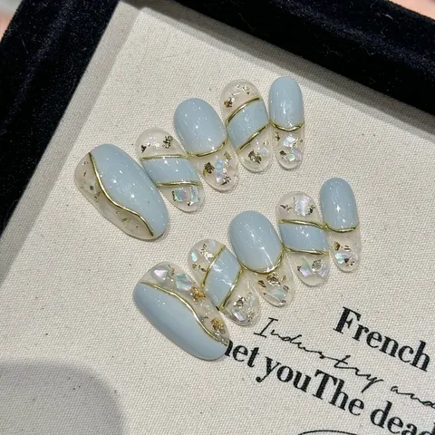 Handgemaakte Muntgroene Franse Plaknagels Bladgoud Schelpenpatroon Elegante Amandelvorm Manicure Voor Dames Sieraden