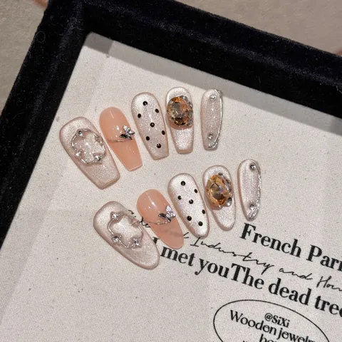 Unghie Finte Fatte a Mano Oro Champagne Occhio di Gatto Riutilizzabili Set 10 Pezzi Eleganti Strass Farfalla Unghie Artificiali