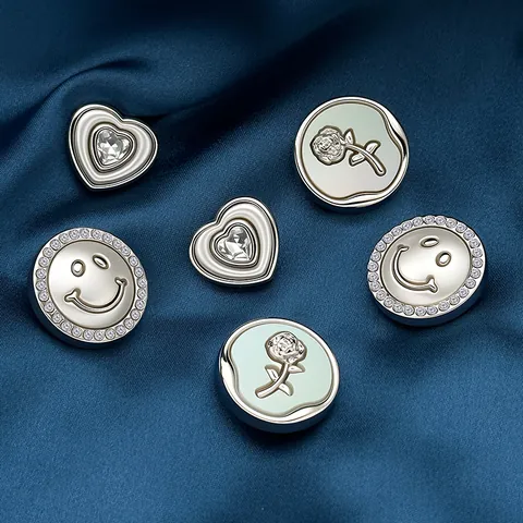 Vintage Zinc Alloy Silver Decorative Buttons Rhinestone Smiley Face Heart Rose Pattern Sewing Fastener For Coat Sweater Shirt DIY Craft Accessories