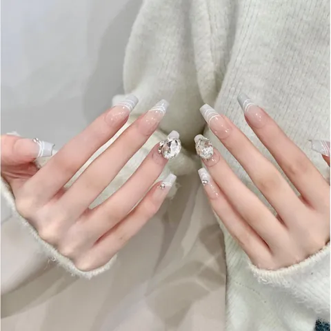 Handgefertigte Aufdrücknägel in Sargform Französischer Linienverlauf Eisiges Minzgrün Strass Elegante Künstliche Nägel Damen Hochzeit