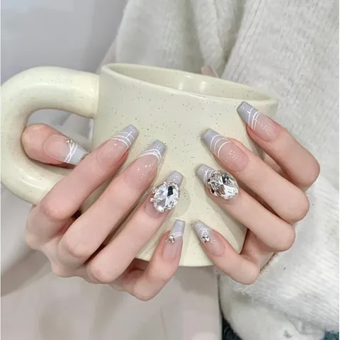 Handgefertigte Aufdrücknägel in Sargform Französischer Linienverlauf Eisiges Minzgrün Strass Elegante Künstliche Nägel Damen Hochzeit