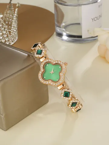 Ensemble Montre à Quartz et Bracelet de Luxe Trèfle pour Femmes Niche Française Émeraude Incrustée d'Or Strass Montre Bijou pour Dames Élégantes