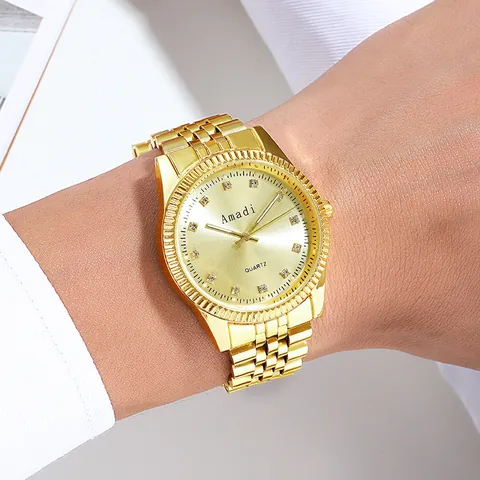 Orologio al Quarzo Oro Business da Uomo Lusso Lunetta Zigrinata Quadrante con Strass Cinturino in Lega Luminoso Impermeabile