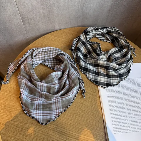 Korean Fashion Gingham Plaid Triangle Scarf For Women Cotton Blend Sunshade Warm Neck Scarf With Scalloped Edge Necktie