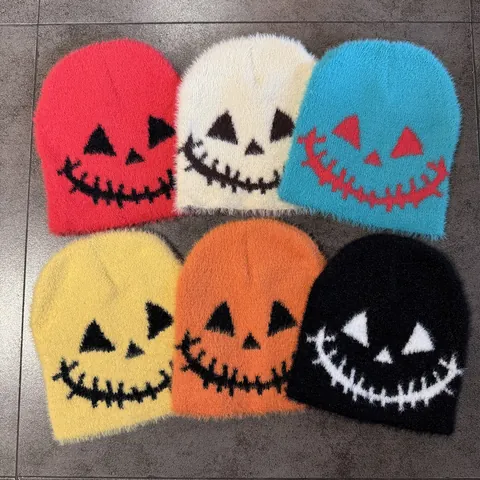 Women Halloween Ghost Face Plush Beanie Faux Mink Fur Knitted Hat Funny Pumpkin Expression Winter Warm Skull Cap Party Accessory