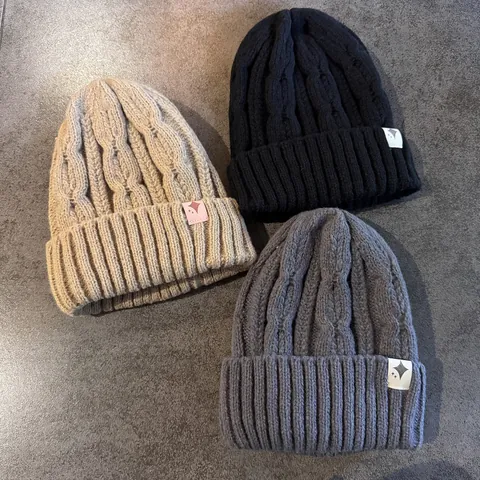 Donna Invernale Caldo Berretto Beanie a Treccia Con Patch a Stella Moda Acrilico Berretto Slouchy Tinta Unita Accessori Copricapo