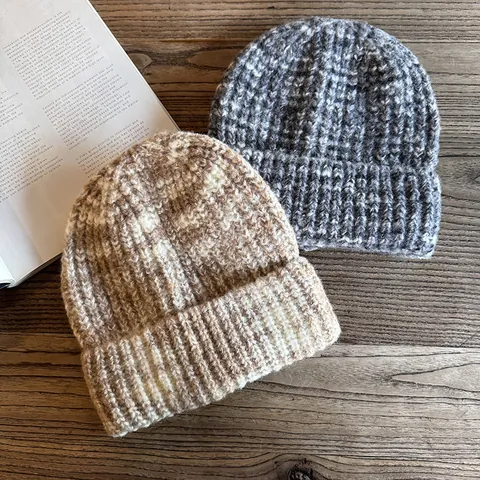 Women Winter Warm Knit Beanie Hat Acrylic Gradient Ribbed Fold Over Cuff Soft Mixed Color Outdoor Daily Fashion Headwear