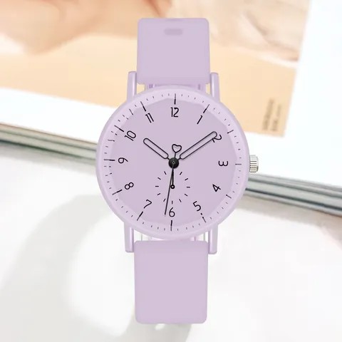 Orologio al Quarzo da Donna alla Moda Cinturino in Silicone Cassa in Lega Lancetta a Cuore Numeri Arabi Quadrante Rotondo Sportivo Casual Orologio da Polso