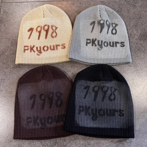 Unisex Winter Knitted Beanie Hat Warm Acrylic Graffiti Pullover Cap 1998 Letter Spray Paint Streetwear Hip Hop Beanie For Men Women