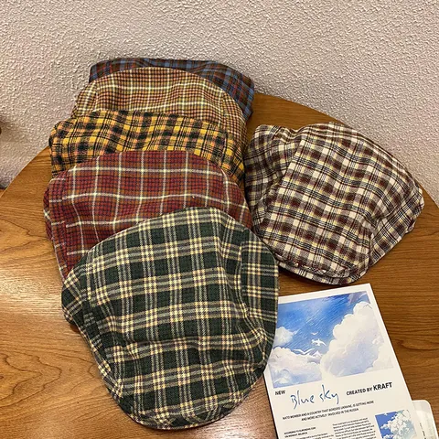 Vintage British Plaid Flat Cap Retro Cotton Polyester Newsboy Cap With Adjustable Metal Buckle For Men Women Warm Winter Hat