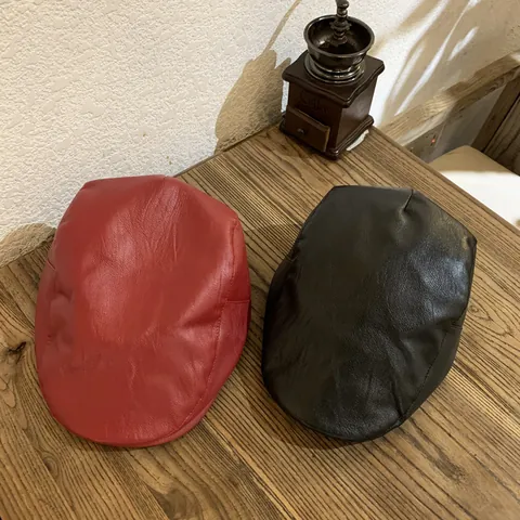 Gorra de Vendedor de Periódicos de Cuero PU Vintage para Mujer Color Sólido Boina Ajustable Gatsby Gorra Plana Cortavientos Otoño Invierno