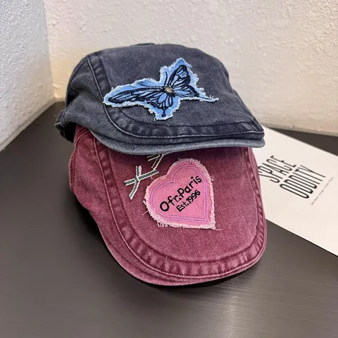 Casquette Plate Vintage en Jean Délavé Pour Femmes Béret Avec Écusson Brodé Cœur Papillon Casquette Décontractée Quotidienne