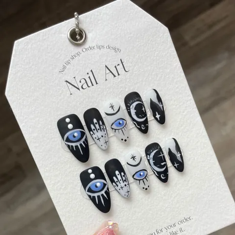 Unghie Finte Press On Opache Bianco Nero Fatte a Mano Malocchio Luna Stella Stile Gotico Bohemien Forma Mandorla Lunga
