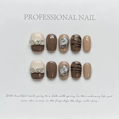 Handmade Press On Nails Brown Sugar Latte Coffee Design Glossy Zebra Pattern Rhinestone Metal Chain Short Fake Nails For Women