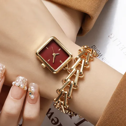 Elegante Vintage Dames Quartzhorloge Met Vierkante Wijzerplaat En Gouden V-Vormige Metalen Ketting Armband Minimalistisch Mode Sieraden