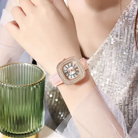 Montre à Quartz Carrée de Luxe avec Strass pour Femmes Mode Bracelet en Cuir PU Chiffres Romains Ciel Étoilé Montre-Bracelet pour Dames Cadeau Bijou Élégant