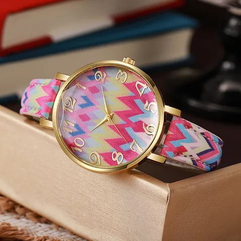 Dames Quartz Horloge Boheems Etnisch Bedrukte Kunstlederen Band Legering Kast Mode Analoog Polshorloge Casual Dames Horloge