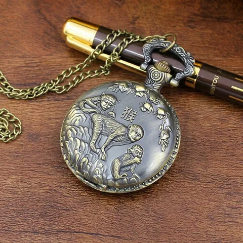 Orologio da Taschino Vintage in Bronzo Dodici Segni Zodiacali Movimento al Quarzo Design a Rilievo Con Catena Numeri Romani Retro Gioielli