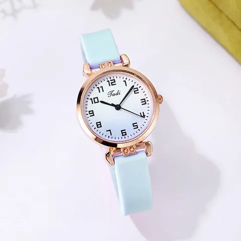 Orologio al Quarzo da Donna Moda Cassa Rotonda in Lega Oro Rosa Quadrante Sfumato Minimalista Numeri Arabi Elegante Orologio da Polso