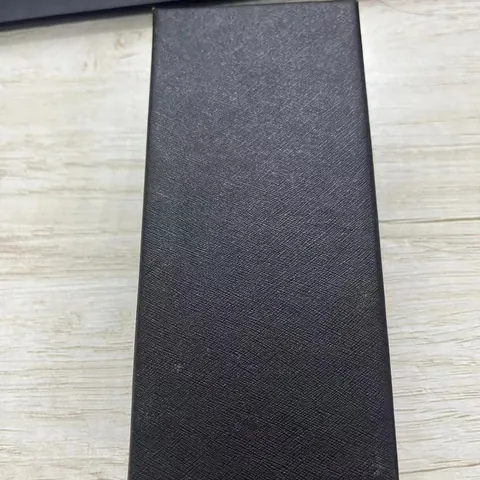 Caja de Reloj de Lujo con Patrón Saffiano Estuche de Embalaje de Regalo para Joyería Rectangular Con Forro de Esponja Caja de Presentación