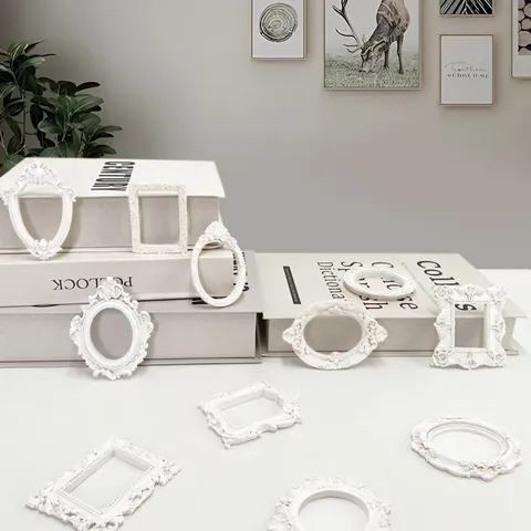 Europees Vintage Barok Miniatuur Hars Fotolijst Reliëfsnijwerk Goud Wit Kleine Fotolijst Voor DIY Huisdecoratie Fotografie Props