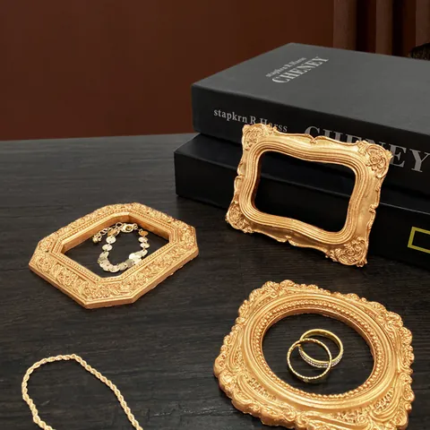 Vintage Europese Gouden Mini Fotolijst Hars Reliëf Barok Stijl Fotografie Requisieten Sieraden Display Decor