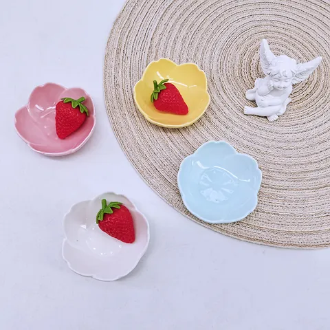 Sakura Shape Ceramic Dipping Sauce Dish Hand Painted Underglaze Color Small Flower Seasoning Plate For Kitchen Tableware
