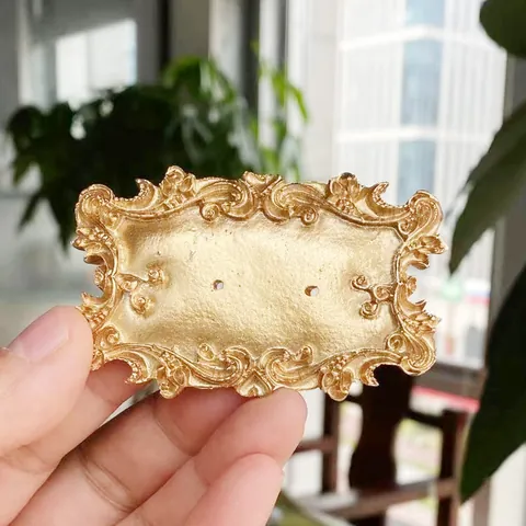 Vintage Baroque Gold Relief Resin Earring Display Stand Mini Jewelry Holder Photography Props Desktop Ornaments