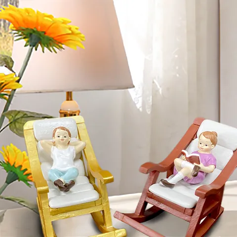 Adorno de Resina Mecedora Niño Niña Accesorio en Miniatura para Casa de Muñecas para Decoración de Jardín Patio Escritorio