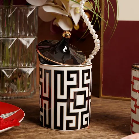 Bocal à Bougie Parfumée en Céramique de Luxe Avec Couvercle Bordure Dorée Motif Méandre Géométrique Chaîne Bocal de Rangement Décoratif