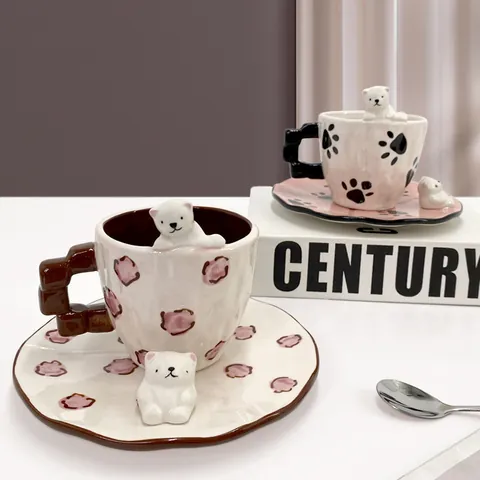 Set di Tazza da Caffè e Piattino in Ceramica con Orso Polare 3D Stile INS Mug in Porcellana Creativa Fatta a Mano