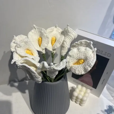 Bouquet di Fiori Artificiali in Uncinetto Fatto a Mano Calla Lily Fiori Finti in Filato per Decorazione Casa Matrimonio Festa Tavolo Regalo