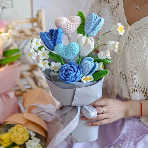 Handgefertigter Gehäkelter Blumenstrauß Wollgarn Herz Rose Fertige Blume Verpackt Geschenk Für Valentinstag Muttertag Deko
