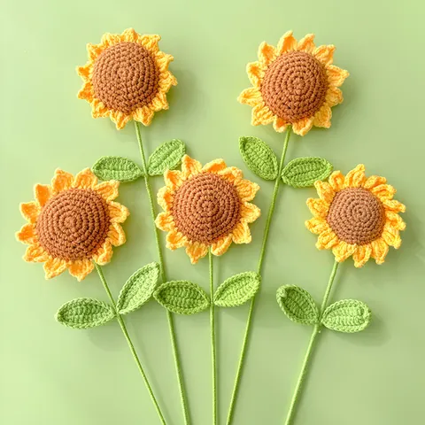 Bouquet di Girasoli Fatti a Mano Fiori Artificiali in Filato All'uncinetto Per Decorazione Scrivania Casa Ufficio Regalo Graduazione Giorno Insegnanti Girasole Con Foglie Sorriso