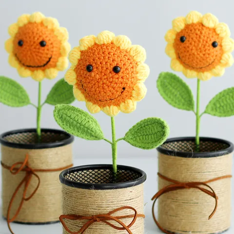 Handmade Crochet Sunflower Pen Holder Smiley Face Potted Flower Desk Ornament Desk Organizer Gift For Teacher Student